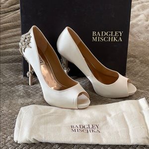 Gorgeous Badgley Mischka open toed pumps!